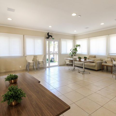 Apartamento à venda com 36m², 2 quartos e 1 vaga Apartamento à venda com 36m², 2 quartos e 1 vagaÁrea comum - Salão de festas