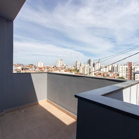 Casa à venda com 240m², 3 quartos e 1 vaga Casa à venda com 240m², 3 quartos e 1 vagaVaranda