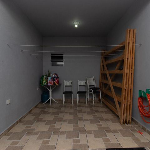 Casa à venda com 240m², 3 quartos e 1 vaga Casa à venda com 240m², 3 quartos e 1 vagaGaragem