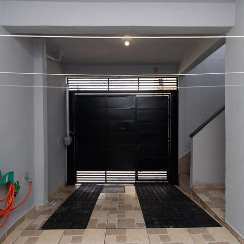 Casa à venda com 240m², 3 quartos e 1 vaga Casa à venda com 240m², 3 quartos e 1 vagaGaragem