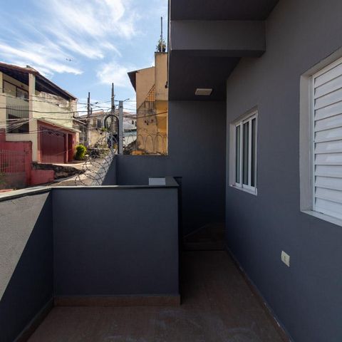 Casa à venda com 240m², 3 quartos e 1 vaga Casa à venda com 240m², 3 quartos e 1 vagaVaranda