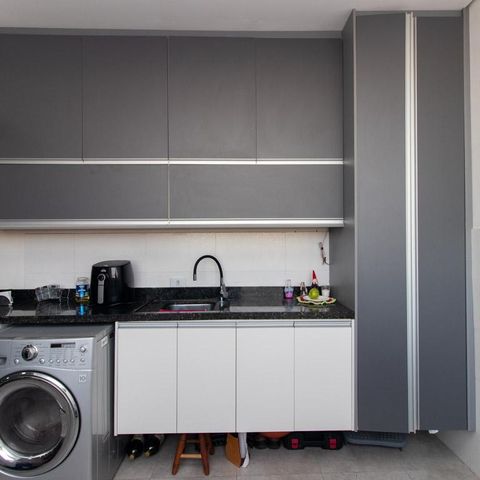Casa à venda com 240m², 3 quartos e 1 vaga Casa à venda com 240m², 3 quartos e 1 vagaÁrea de Serviço