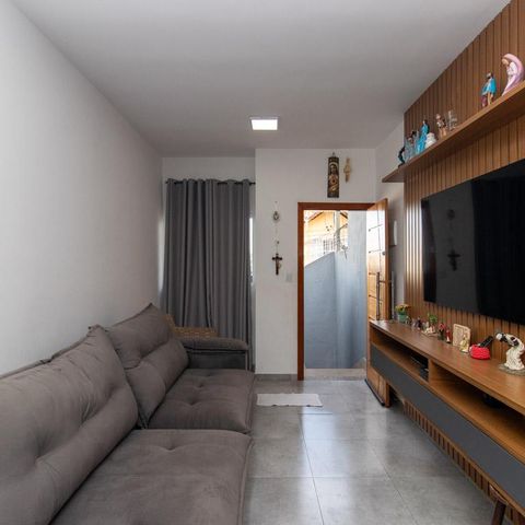 Casa à venda com 240m², 3 quartos e 1 vaga Casa à venda com 240m², 3 quartos e 1 vagaSala