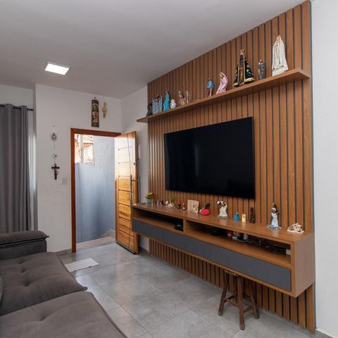 Casa à venda com 240m², 3 quartos e 1 vaga Casa à venda com 240m², 3 quartos e 1 vagaSala