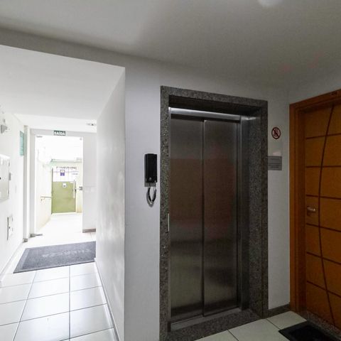 Apartamento à venda com 140m², 3 quartos e 1 vaga Apartamento à venda com 140m², 3 quartos e 1 vagaHall social
