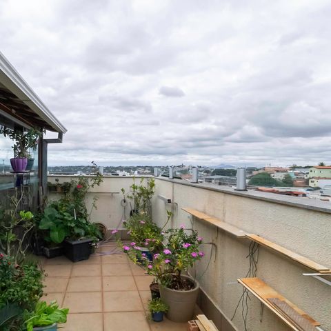 Apartamento à venda com 140m², 3 quartos e 1 vaga Apartamento à venda com 140m², 3 quartos e 1 vagaCobertura