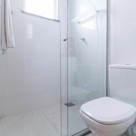 Apartamento à venda com 140m², 3 quartos e 1 vaga Apartamento à venda com 140m², 3 quartos e 1 vagaBanheiro da suíte