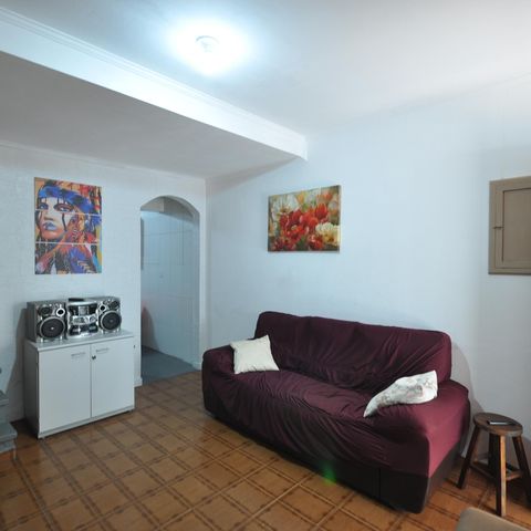 Casa à venda com 74m², 3 quartos e sem vagaSala