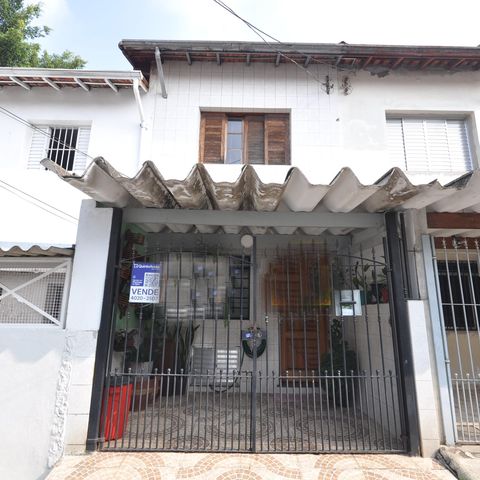 Casa à venda com 74m², 3 quartos e sem vaga Casa à venda com 74m², 3 quartos e sem vagaFachada e placa