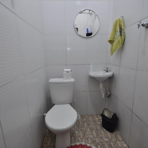 Casa à venda com 74m², 3 quartos e sem vagaBanheiro de Serviço
