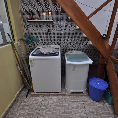 Casa à venda com 74m², 3 quartos e sem vagaÁrea de Serviço
