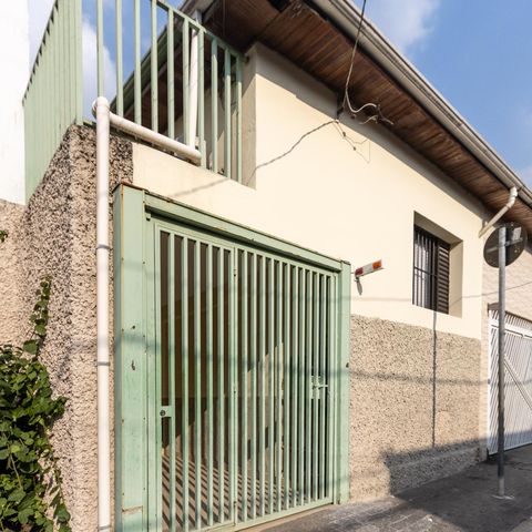 Casa à venda com 114m², 3 quartos e 1 vaga Casa à venda com 114m², 3 quartos e 1 vagaFachada