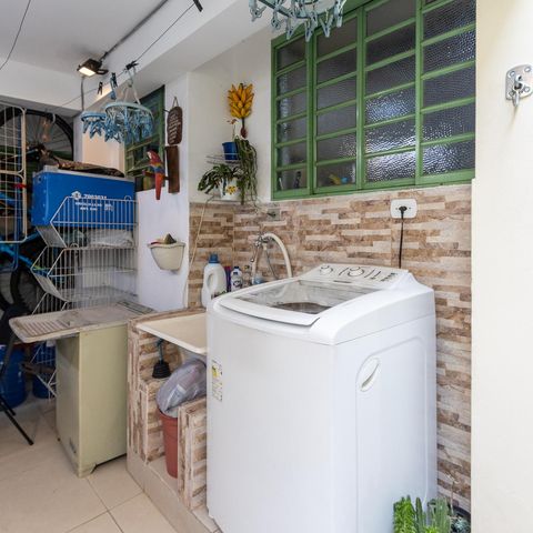 Casa à venda com 114m², 3 quartos e 1 vaga Casa à venda com 114m², 3 quartos e 1 vagaÁrea de Serviço