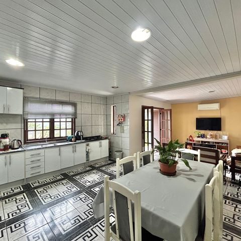 Casa à venda com 88m², 2 quartos e 1 vagaSala