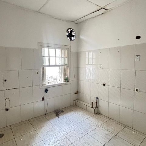 Casa à venda com 100m², 2 quartos e 1 vaga Casa à venda com 100m², 2 quartos e 1 vagaBanheiro