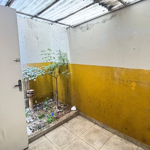 Casa à venda com 100m², 2 quartos e 1 vaga Casa à venda com 100m², 2 quartos e 1 vagaBanheiro de Serviço