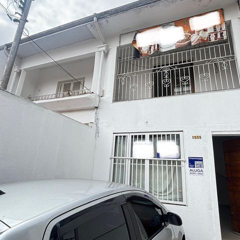 Casa à venda com 100m², 2 quartos e 1 vaga Casa à venda com 100m², 2 quartos e 1 vagaFachada