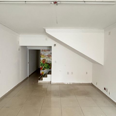 Casa à venda com 100m², 2 quartos e 1 vaga Casa à venda com 100m², 2 quartos e 1 vagaSala