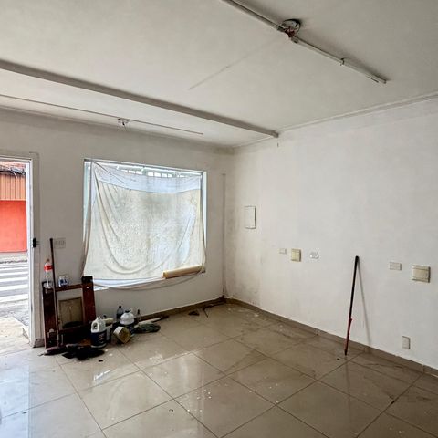 Casa à venda com 100m², 2 quartos e 1 vaga Casa à venda com 100m², 2 quartos e 1 vagaSala