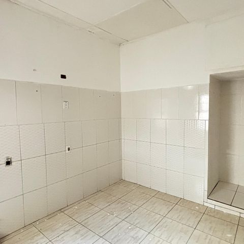 Casa à venda com 100m², 2 quartos e 1 vaga Casa à venda com 100m², 2 quartos e 1 vagaBanheiro