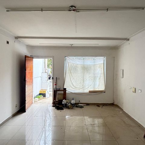 Casa à venda com 100m², 2 quartos e 1 vaga Casa à venda com 100m², 2 quartos e 1 vagaSala