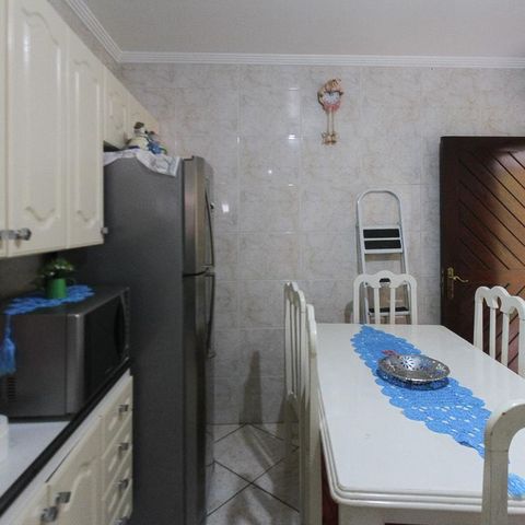 Casa à venda com 534m², 4 quartos e 10 vagas Casa à venda com 534m², 4 quartos e 10 vagasEdícula - Cozinha
