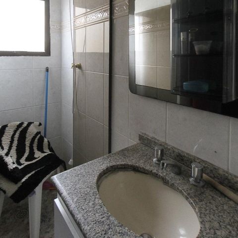 Casa à venda com 534m², 4 quartos e 10 vagas Casa à venda com 534m², 4 quartos e 10 vagasEdícula - Banheiro 1