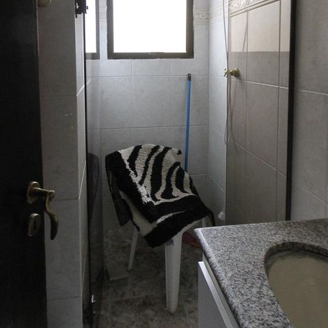 Casa à venda com 534m², 4 quartos e 10 vagas Casa à venda com 534m², 4 quartos e 10 vagasEdícula - Banheiro 1