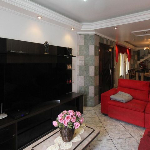 Casa à venda com 534m², 4 quartos e 10 vagas Casa à venda com 534m², 4 quartos e 10 vagasSala