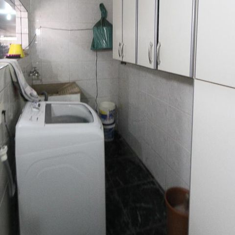 Casa à venda com 534m², 4 quartos e 10 vagas Casa à venda com 534m², 4 quartos e 10 vagasÁrea de serviço