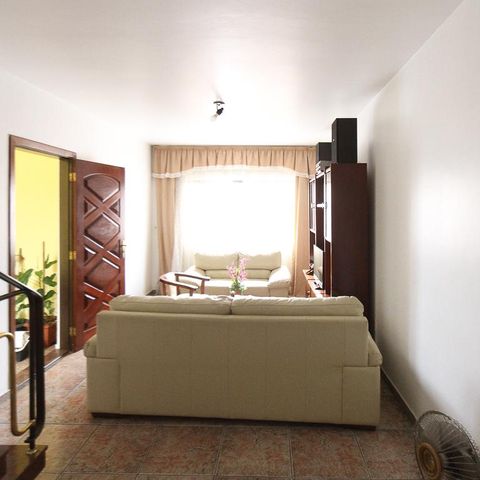 Casa à venda com 534m², 4 quartos e 10 vagas Casa à venda com 534m², 4 quartos e 10 vagasEdícula
