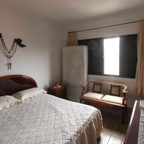 Casa à venda com 534m², 4 quartos e 10 vagas Casa à venda com 534m², 4 quartos e 10 vagasEdícula - Quarto