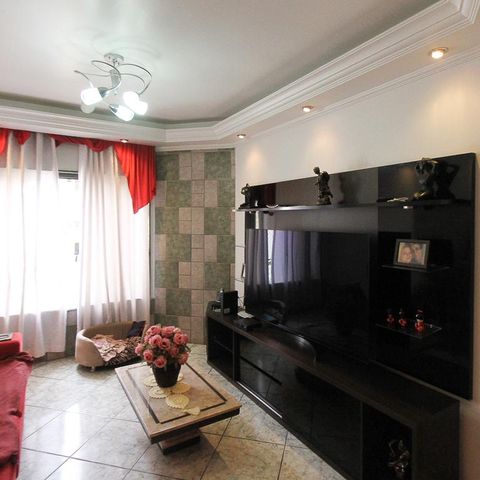 Casa à venda com 534m², 4 quartos e 10 vagas Casa à venda com 534m², 4 quartos e 10 vagasSala