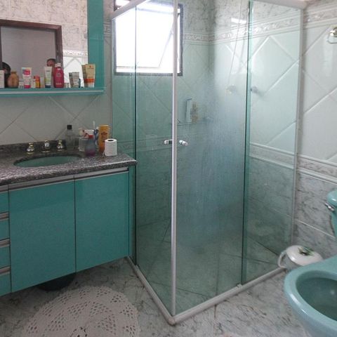 Casa à venda com 534m², 4 quartos e 10 vagas Casa à venda com 534m², 4 quartos e 10 vagasBanheiro da Suíte