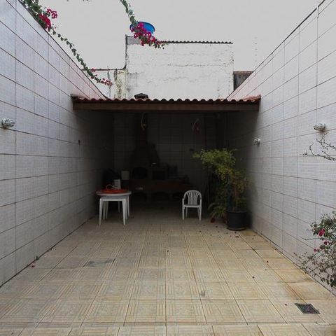 Casa à venda com 534m², 4 quartos e 10 vagas Casa à venda com 534m², 4 quartos e 10 vagasQuintal