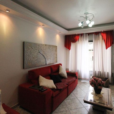 Casa à venda com 534m², 4 quartos e 10 vagas Casa à venda com 534m², 4 quartos e 10 vagasSala