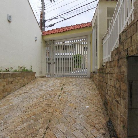 Casa à venda com 534m², 4 quartos e 10 vagas Casa à venda com 534m², 4 quartos e 10 vagasFachada