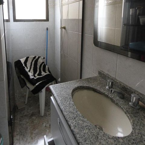 Casa à venda com 534m², 4 quartos e 10 vagas Casa à venda com 534m², 4 quartos e 10 vagasEdícula - Banheiro 1