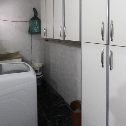 Casa à venda com 534m², 4 quartos e 10 vagas Casa à venda com 534m², 4 quartos e 10 vagasÁrea de serviço