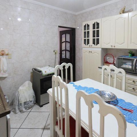 Casa à venda com 534m², 4 quartos e 10 vagas Casa à venda com 534m², 4 quartos e 10 vagasEdícula - Cozinha