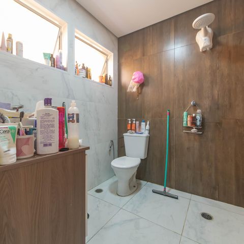 Casa para alugar com 281m², 3 quartos e 7 vagasBanheiro da Suíte 1