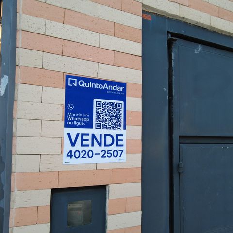 Casa para alugar com 281m², 3 quartos e 7 vagasFachada - Frente - Placa
