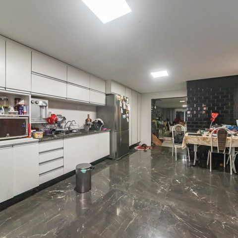 Casa para alugar com 281m², 3 quartos e 7 vagasCozinha