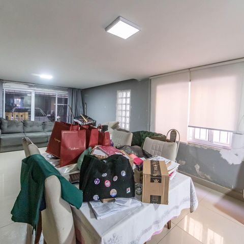 Casa para alugar com 281m², 3 quartos e 7 vagasSala