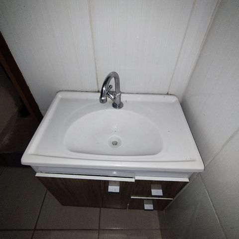 Casa à venda com 240m², 3 quartos e 2 vagas Casa à venda com 240m², 3 quartos e 2 vagasBanheiro ( Casa 2)