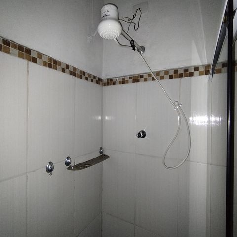 Casa à venda com 240m², 3 quartos e 2 vagas Casa à venda com 240m², 3 quartos e 2 vagasBanheiro ( Casa 2)