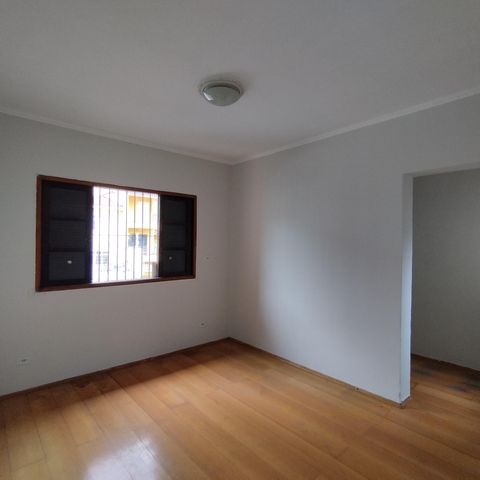 Casa à venda com 240m², 3 quartos e 2 vagas Casa à venda com 240m², 3 quartos e 2 vagasQuarto 2