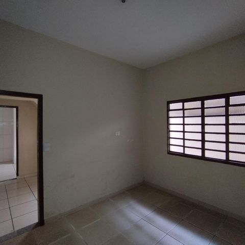 Casa à venda com 240m², 3 quartos e 2 vagas Casa à venda com 240m², 3 quartos e 2 vagasQuarto ( Casa 2)