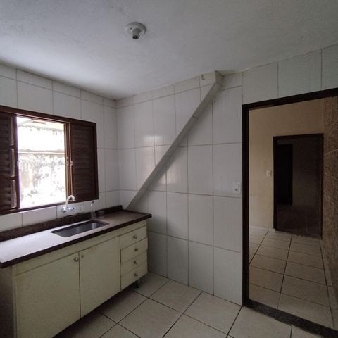 Casa à venda com 240m², 3 quartos e 2 vagas Casa à venda com 240m², 3 quartos e 2 vagasCozinha - Torneira ( Casa 2)