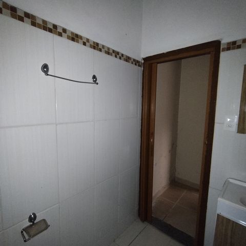 Casa à venda com 240m², 3 quartos e 2 vagas Casa à venda com 240m², 3 quartos e 2 vagasBanheiro ( Casa 2)